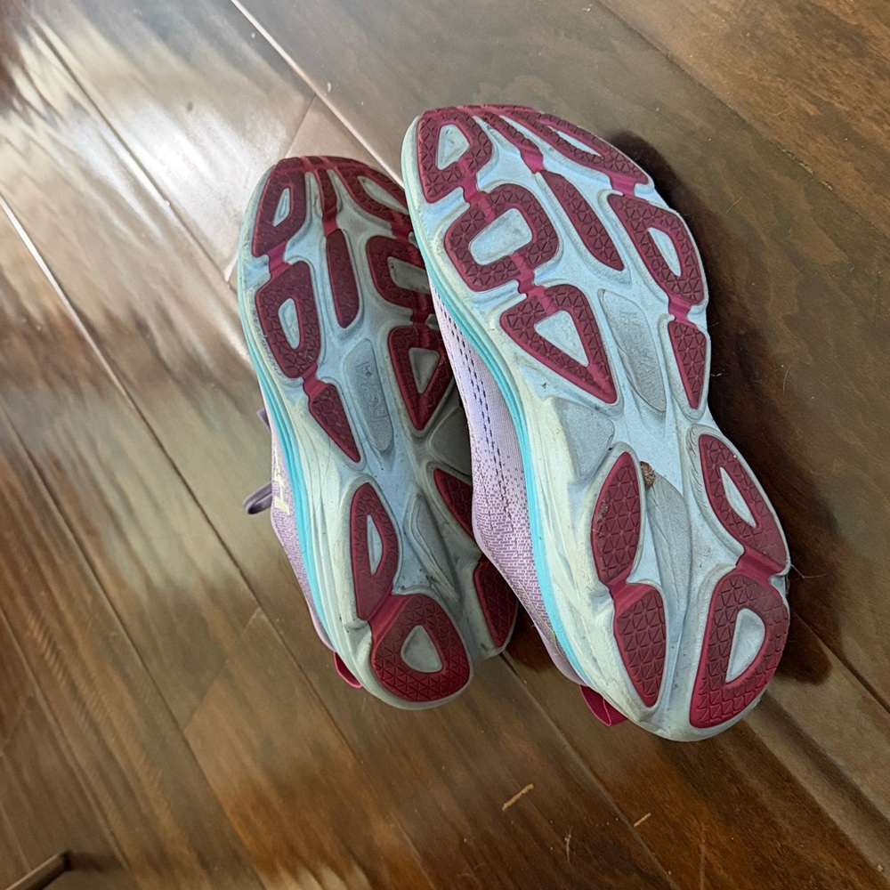HOKA - Bondi 8 - Size 9B - Lavender Running Shoes 🩷 💜 - Picture 8 of 8